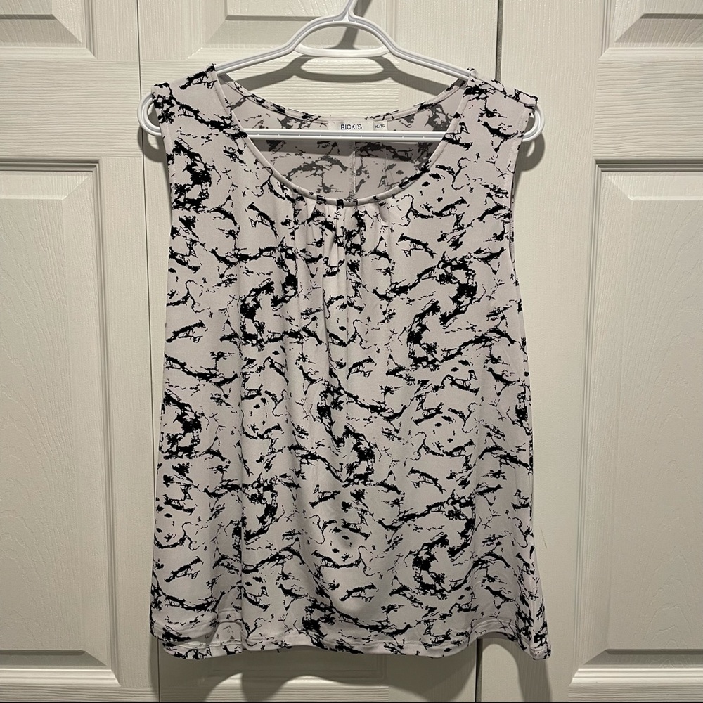 ✨BRAND NEW✨ Sleeveless Marbled Top